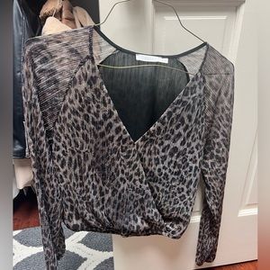 Cropped long sleeve blouse